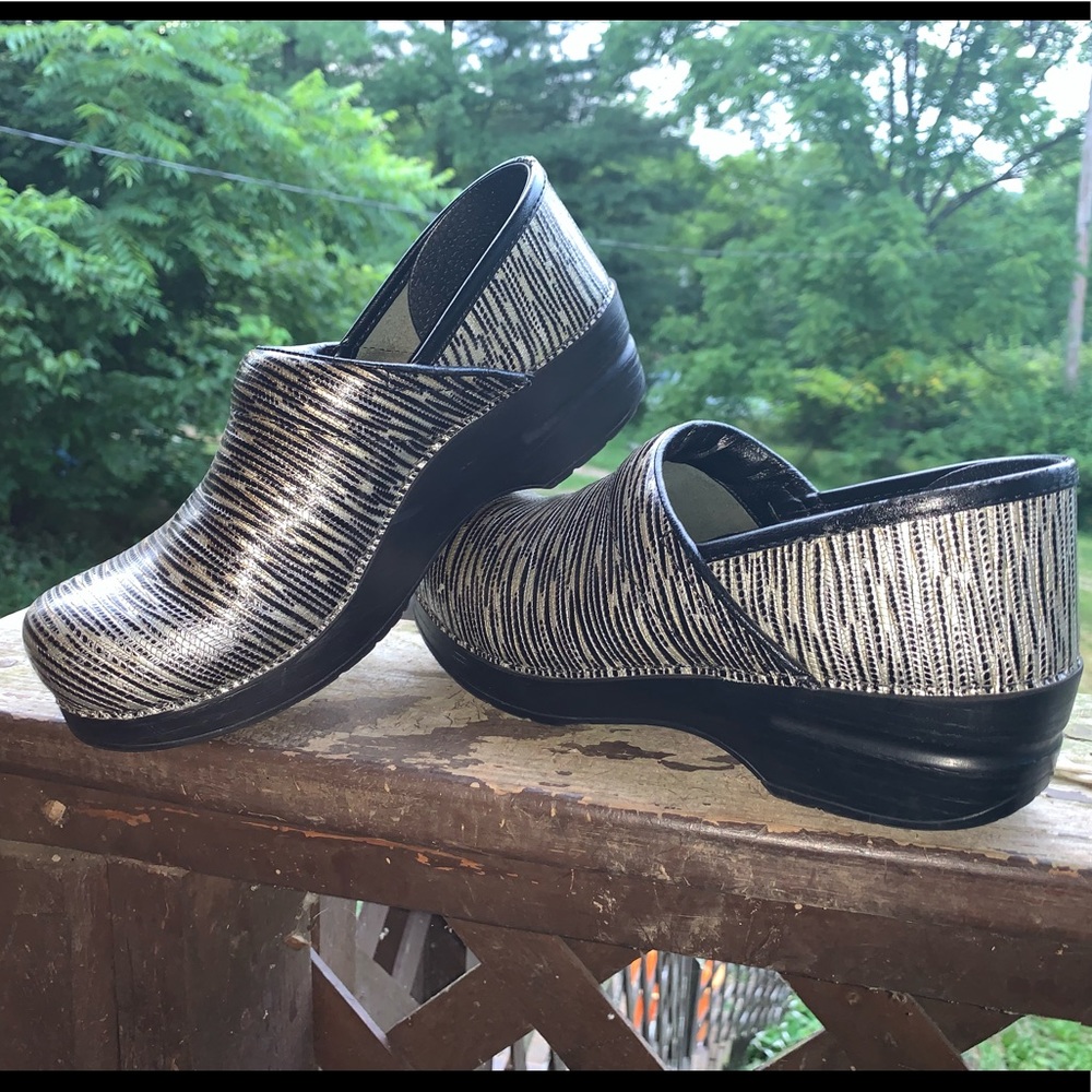Dansko nursing clogs SOLD
